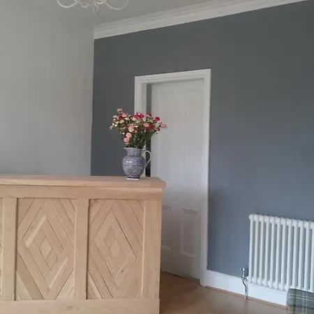 West Vale Country House *